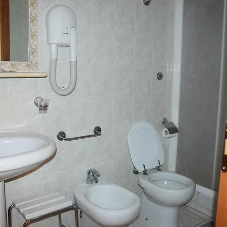Bruna Hotel 2*